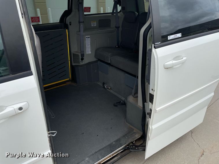 image for item LS9326 2010 Dodge Grand Caravan  handicap accessible van