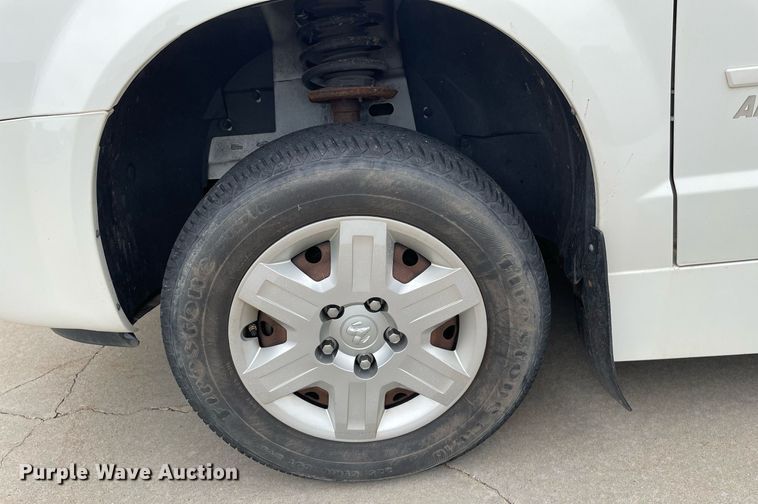 image for item LS9326 2010 Dodge Grand Caravan  handicap accessible van