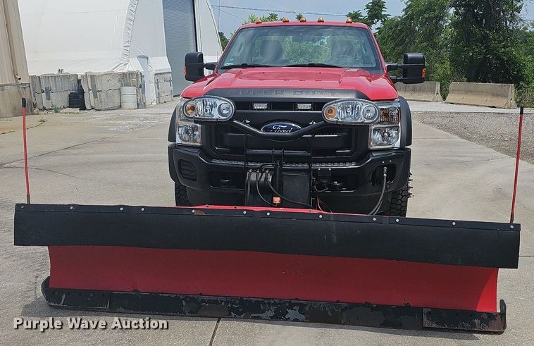 image for item LW9646 2015 Ford F550 Super Duty  truck cab and chassis