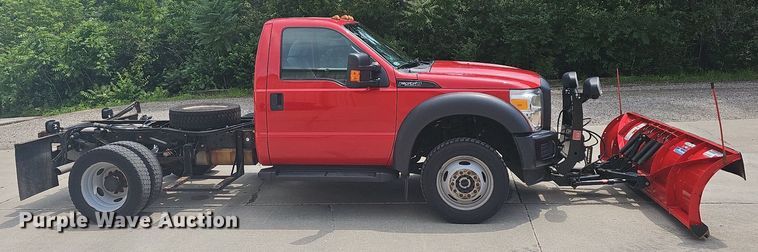 image for item LW9646 2015 Ford F550 Super Duty  truck cab and chassis