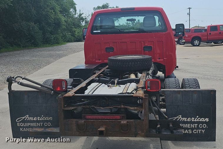 image for item LW9646 2015 Ford F550 Super Duty  truck cab and chassis