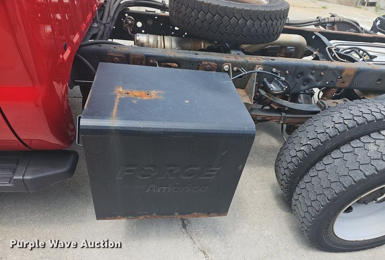 image for item LW9646 2015 Ford F550 Super Duty  truck cab and chassis