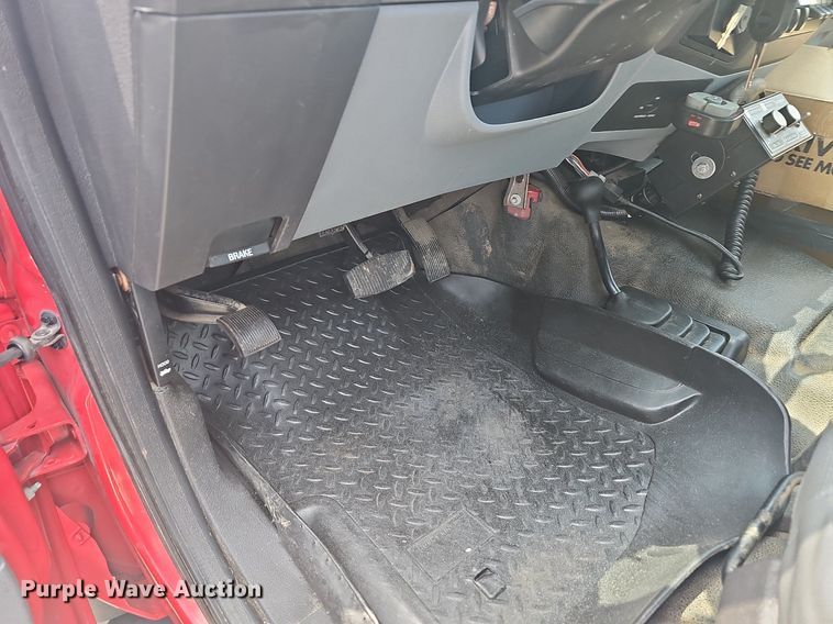 image for item LW9646 2015 Ford F550 Super Duty  truck cab and chassis