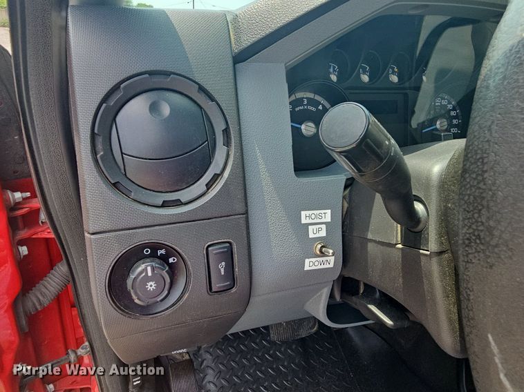 image for item LW9646 2015 Ford F550 Super Duty  truck cab and chassis