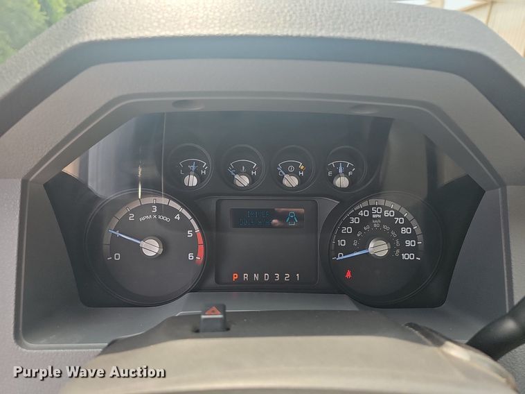 image for item LW9646 2015 Ford F550 Super Duty  truck cab and chassis