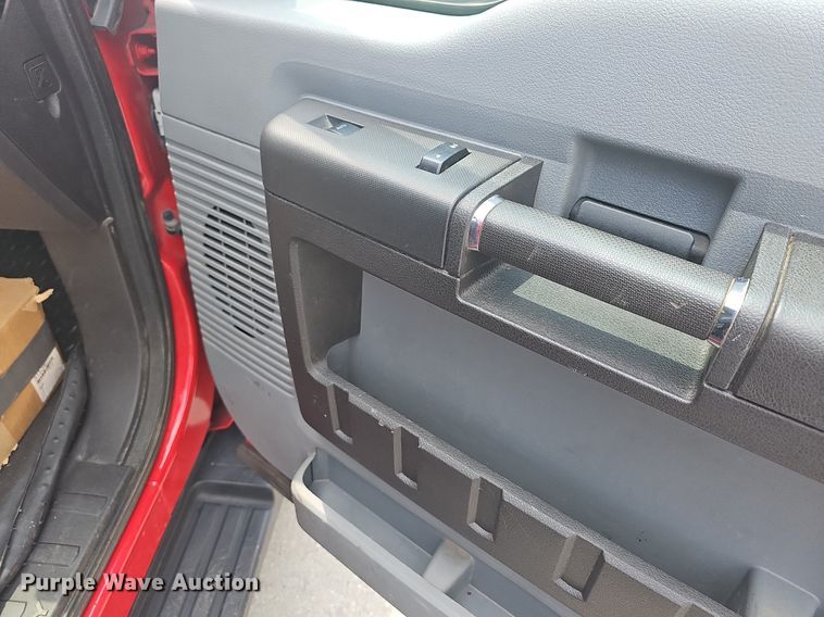 image for item LW9646 2015 Ford F550 Super Duty  truck cab and chassis