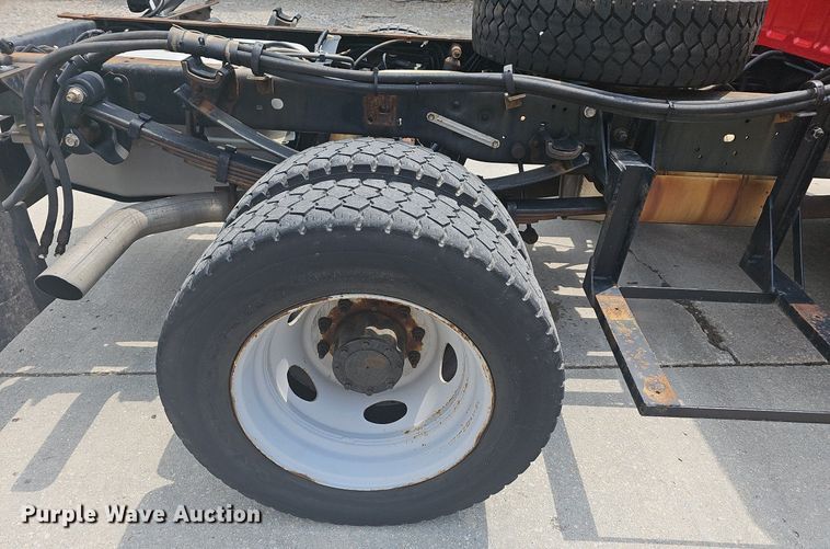 image for item LW9646 2015 Ford F550 Super Duty  truck cab and chassis