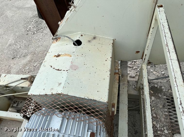 image for item MB9639 1995 Cedarapids  crusher