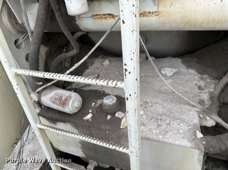 image for item MB9639 1995 Cedarapids  crusher