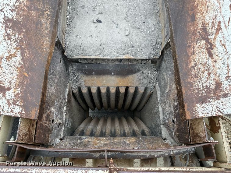 image for item MB9639 1995 Cedarapids  crusher