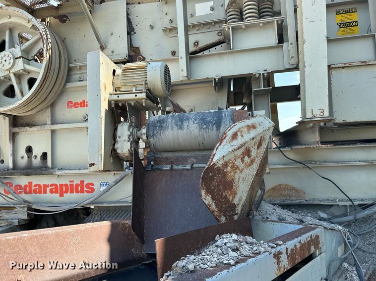 image for item MB9639 1995 Cedarapids  crusher