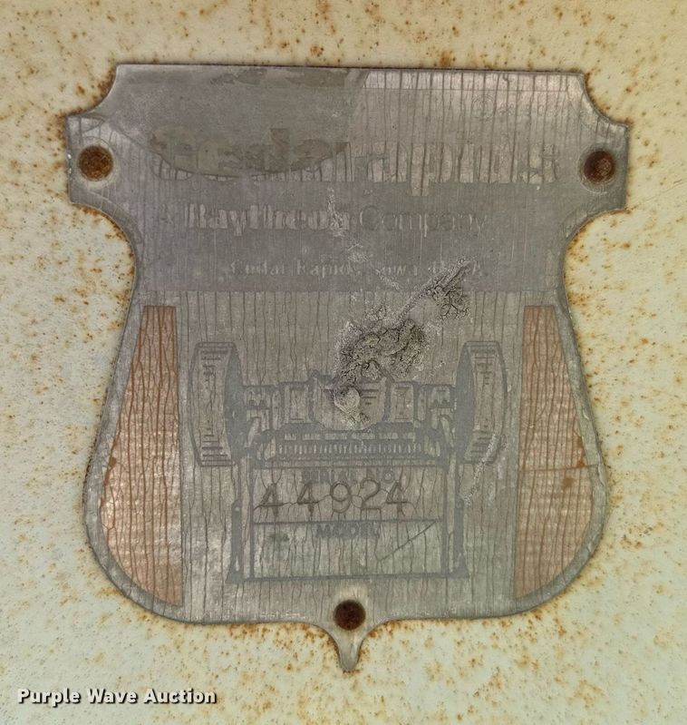 image for item MB9639 1995 Cedarapids  crusher