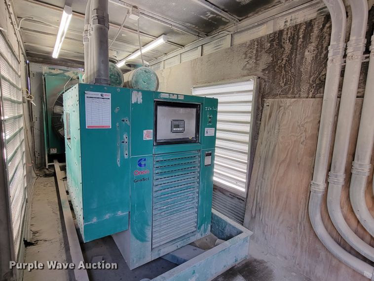 image for item MB9669 Onan 900DFJC  generator with 1978 Fruehauf dry van trailer