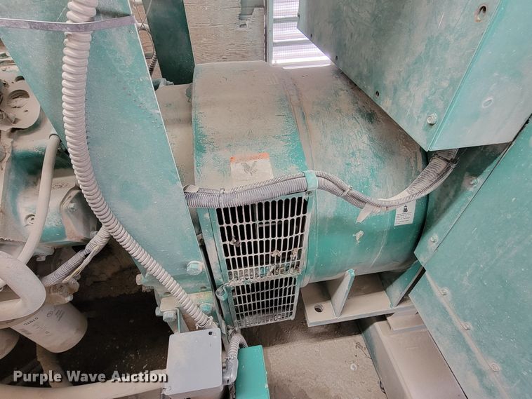 image for item MB9669 Onan 900DFJC  generator with 1978 Fruehauf dry van trailer