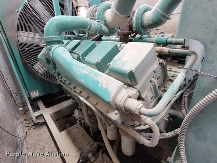 image for item MB9669 Onan 900DFJC  generator with 1978 Fruehauf dry van trailer