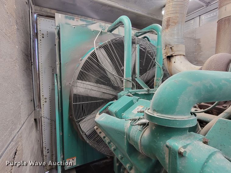 image for item MB9669 Onan 900DFJC  generator with 1978 Fruehauf dry van trailer