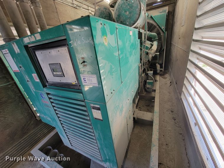 image for item MB9669 Onan 900DFJC  generator with 1978 Fruehauf dry van trailer