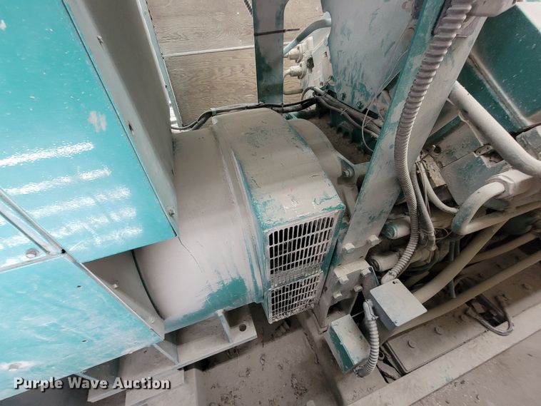 image for item MB9669 Onan 900DFJC  generator with 1978 Fruehauf dry van trailer