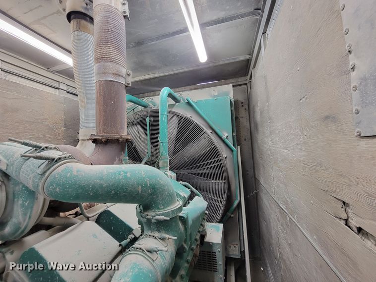 image for item MB9669 Onan 900DFJC  generator with 1978 Fruehauf dry van trailer