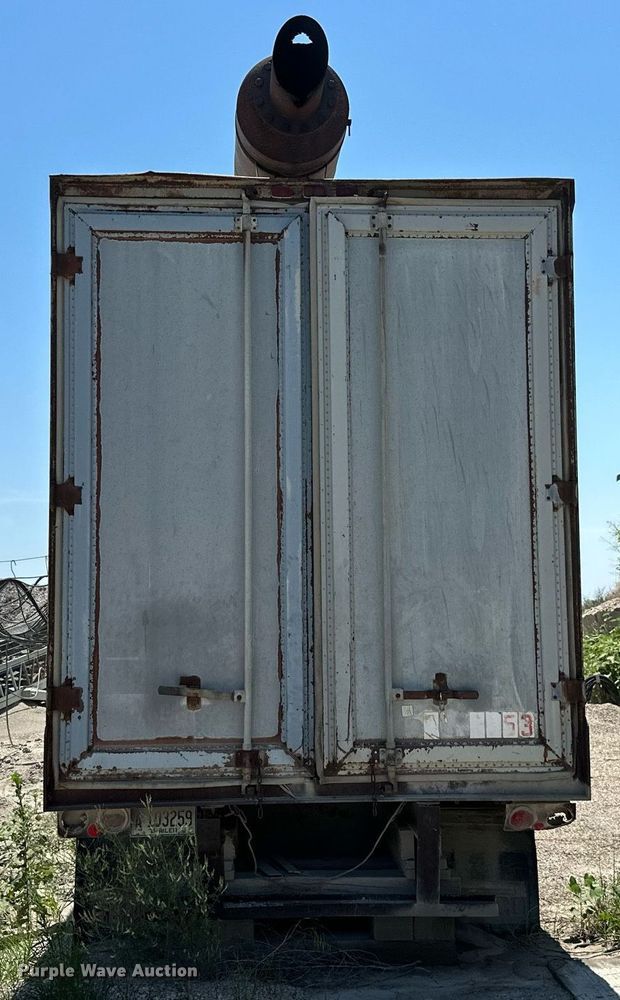 image for item MB9669 Onan 900DFJC  generator with 1978 Fruehauf dry van trailer