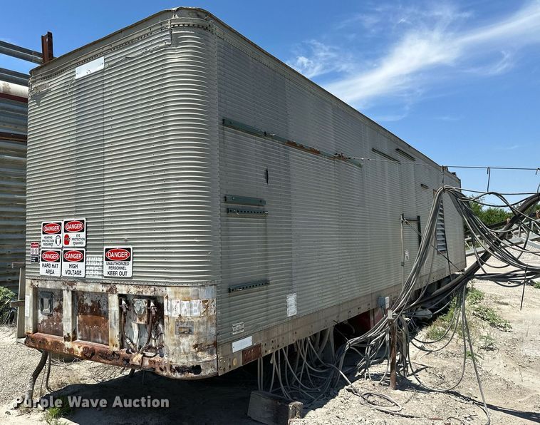 image for item MB9669 Onan 900DFJC  generator with 1978 Fruehauf dry van trailer