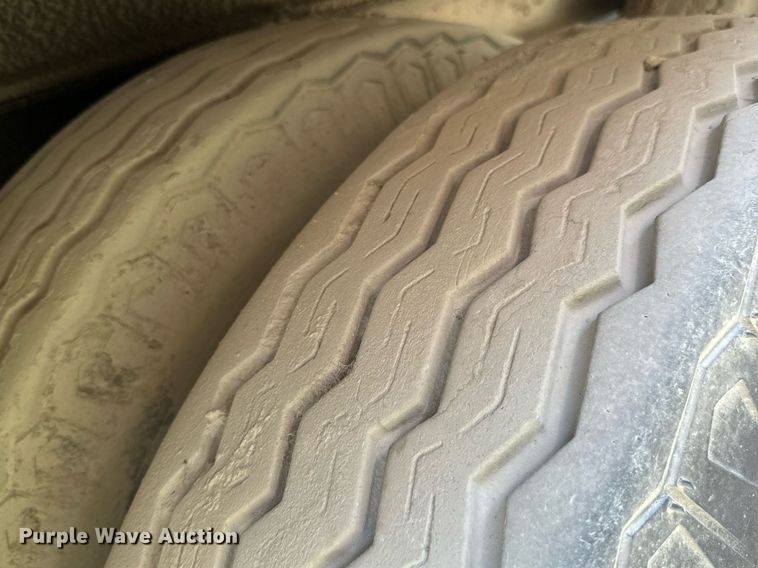 image for item MB9669 Onan 900DFJC  generator with 1978 Fruehauf dry van trailer