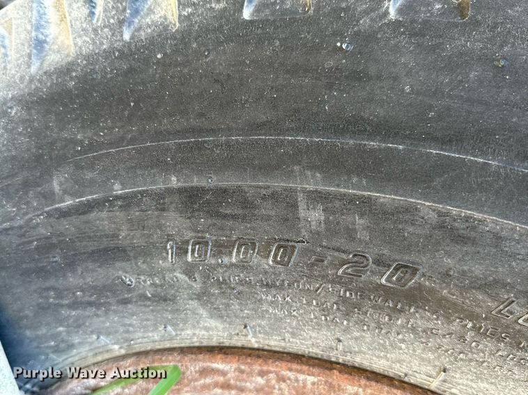 image for item MB9669 Onan 900DFJC  generator with 1978 Fruehauf dry van trailer