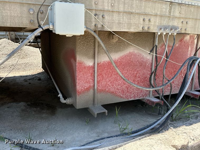 image for item MB9669 Onan 900DFJC  generator with 1978 Fruehauf dry van trailer