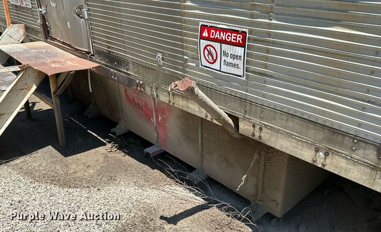 image for item MB9669 Onan 900DFJC  generator with 1978 Fruehauf dry van trailer