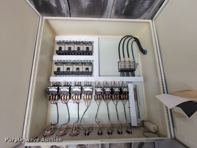 image for item MB9669 Onan 900DFJC  generator with 1978 Fruehauf dry van trailer