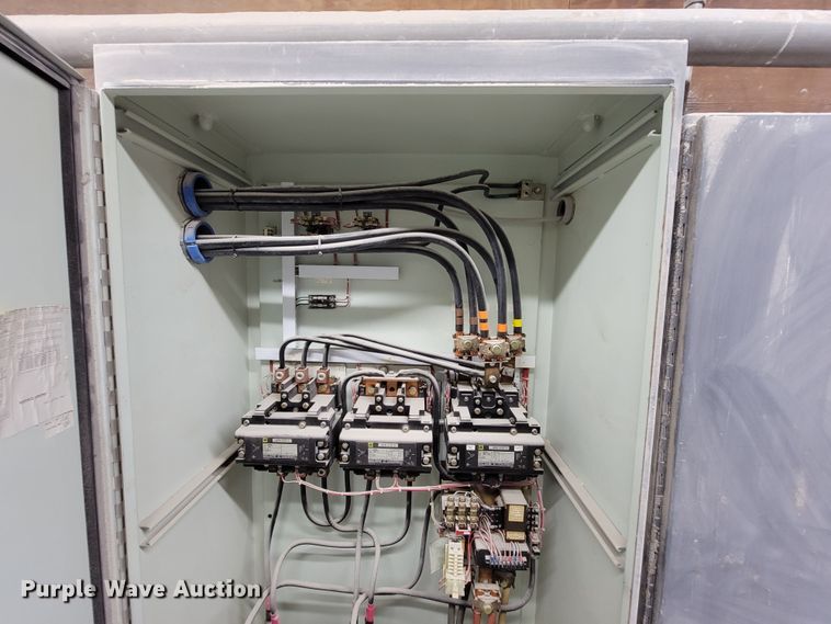 image for item MB9669 Onan 900DFJC  generator with 1978 Fruehauf dry van trailer