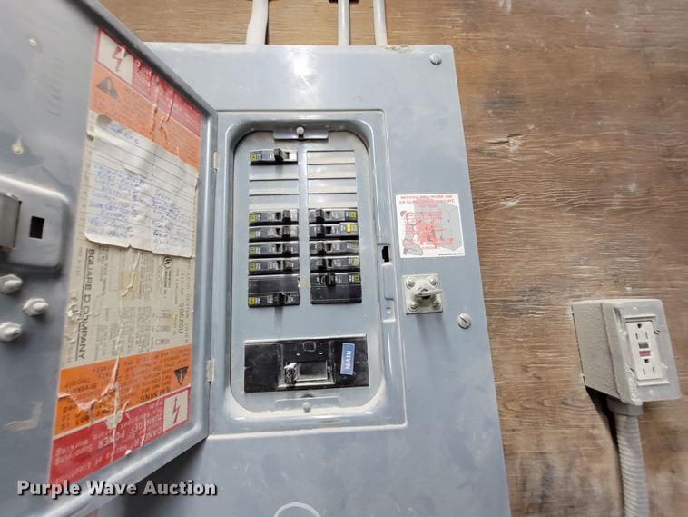 image for item MB9669 Onan 900DFJC  generator with 1978 Fruehauf dry van trailer