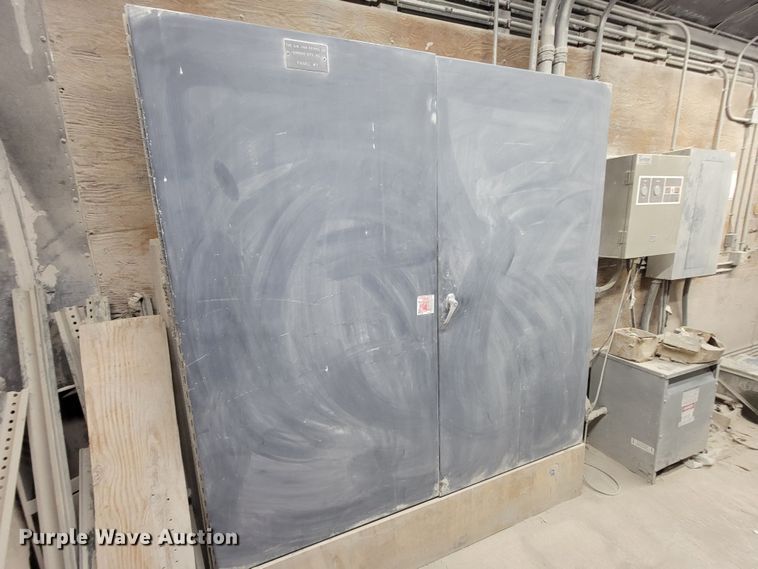 image for item MB9669 Onan 900DFJC  generator with 1978 Fruehauf dry van trailer