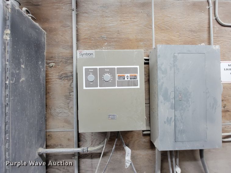 image for item MB9669 Onan 900DFJC  generator with 1978 Fruehauf dry van trailer