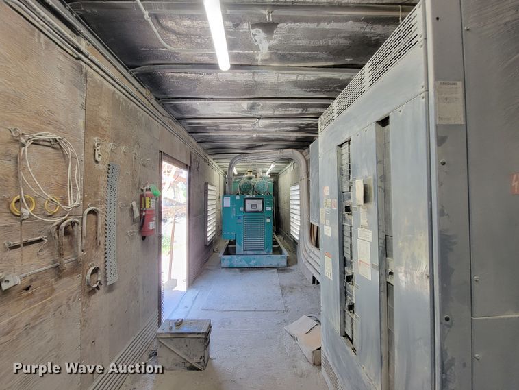 image for item MB9669 Onan 900DFJC  generator with 1978 Fruehauf dry van trailer