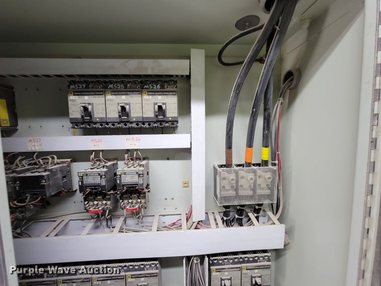 image for item MB9669 Onan 900DFJC  generator with 1978 Fruehauf dry van trailer