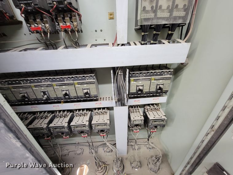 image for item MB9669 Onan 900DFJC  generator with 1978 Fruehauf dry van trailer