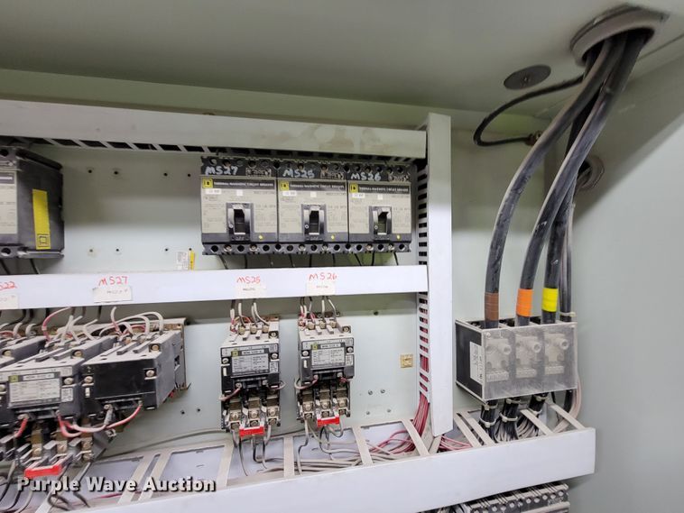 image for item MB9669 Onan 900DFJC  generator with 1978 Fruehauf dry van trailer