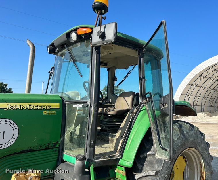 image for item MC9995 John Deere 6615  MFWD tractor