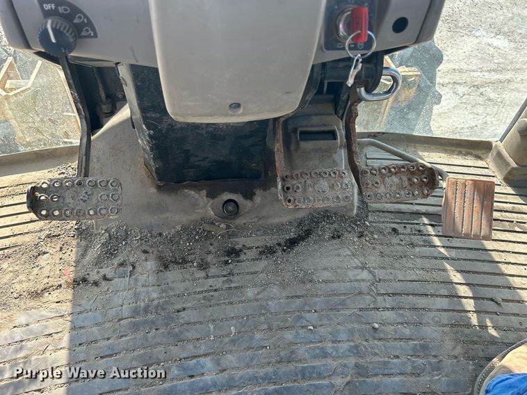 image for item MC9995 John Deere 6615  MFWD tractor