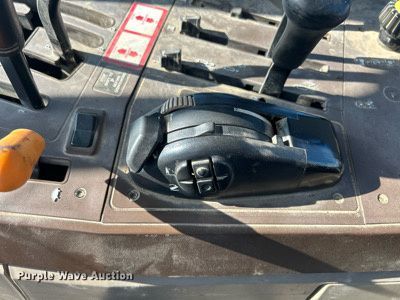 image for item MC9995 John Deere 6615  MFWD tractor