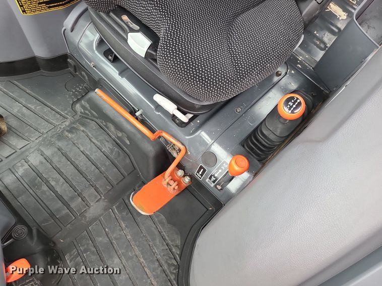 image for item MG9534 Kubota L6060  MFWD tractor