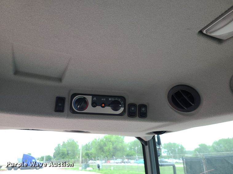 image for item MG9534 Kubota L6060  MFWD tractor