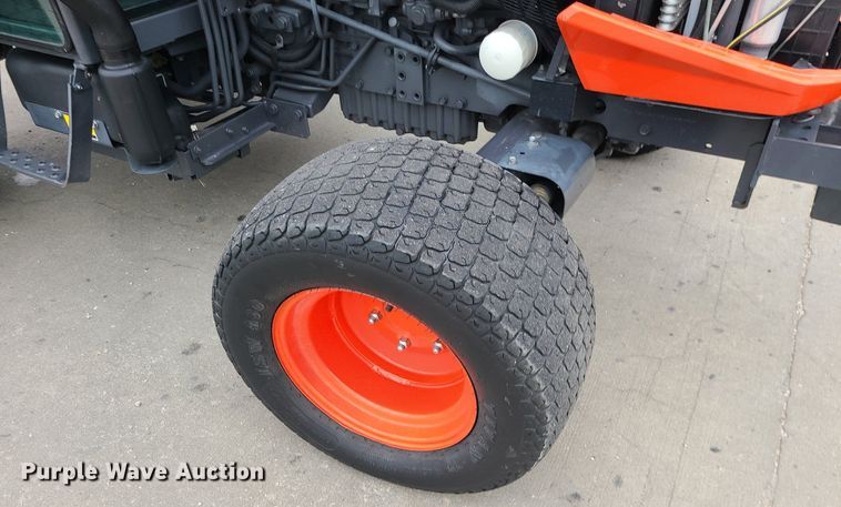 image for item MG9534 Kubota L6060  MFWD tractor