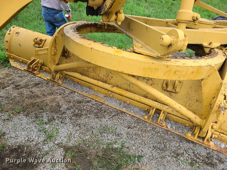 image for item MG9535 Caterpillar 112  rigid frame motor grader