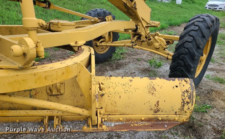 image for item MG9535 Caterpillar 112  rigid frame motor grader