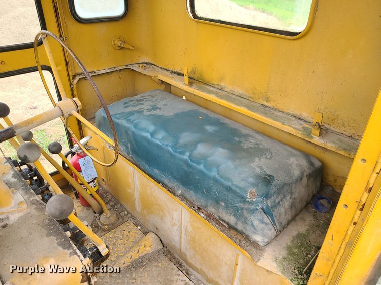 image for item MG9535 Caterpillar 112  rigid frame motor grader