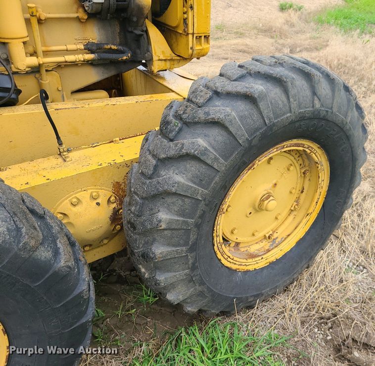 image for item MG9535 Caterpillar 112  rigid frame motor grader