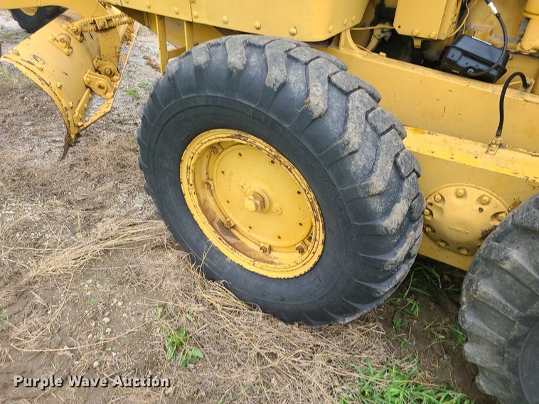 image for item MG9535 Caterpillar 112  rigid frame motor grader