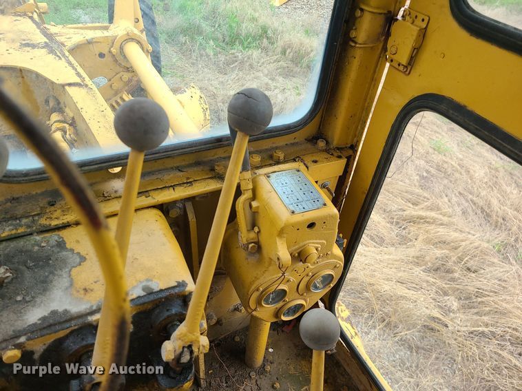 image for item MG9535 Caterpillar 112  rigid frame motor grader
